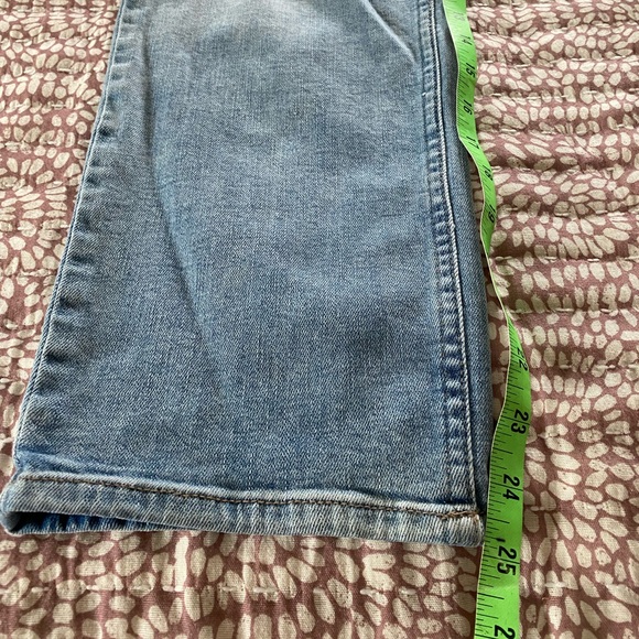 Flags and Anthem distressed cropped jeans - Picture 6 of 7